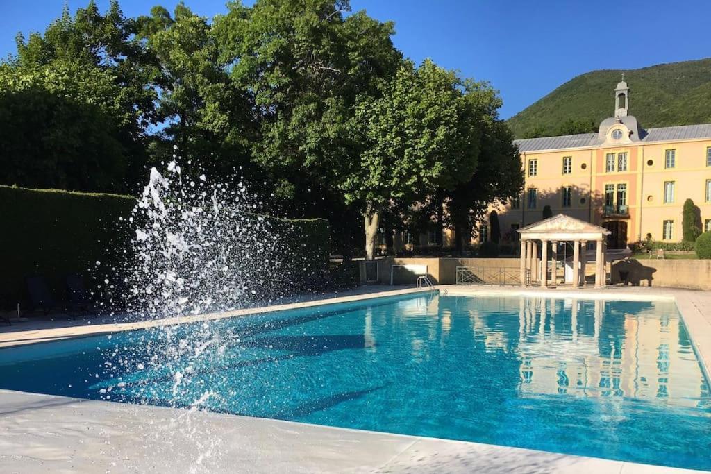 Apartamento La Vue Est Belle Montbrun-les-Bains Exterior foto