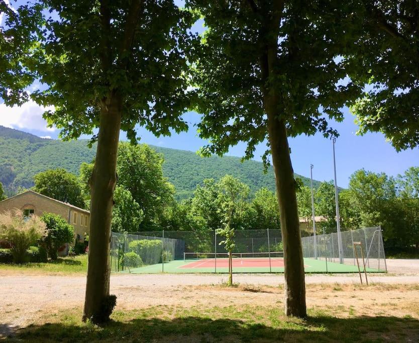 Apartamento La Vue Est Belle Montbrun-les-Bains Exterior foto
